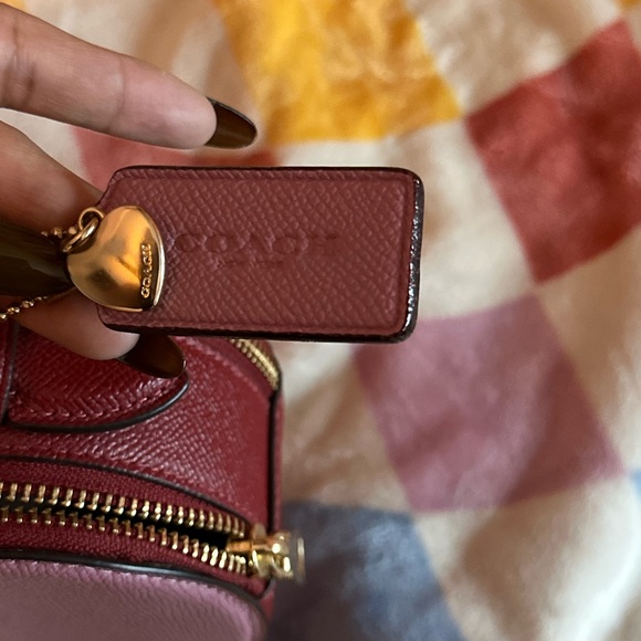 Coach valentines color block heart purse - Picture 4 of 6